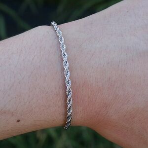 NWT Elegant Silver Rope Bracelet